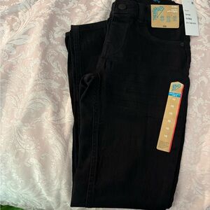 Black High-Waisted Jeans